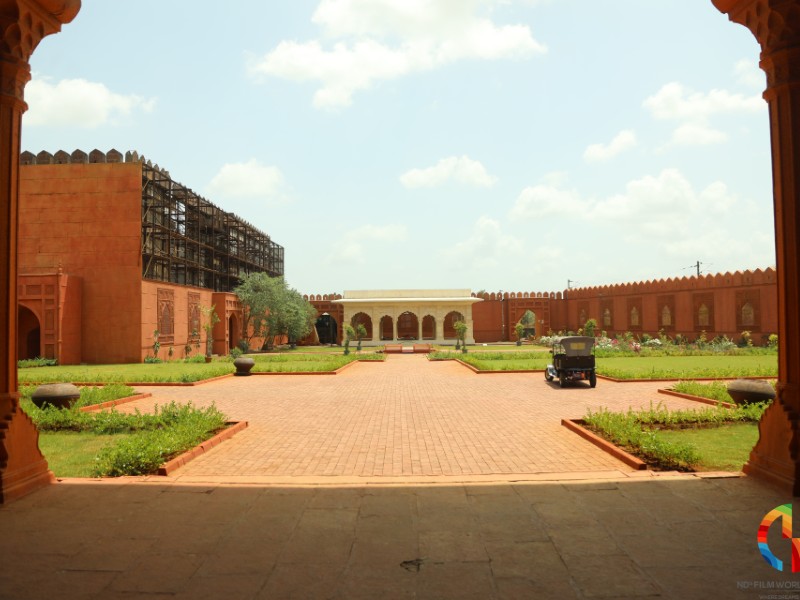 DEEWAN E KHAS (1)