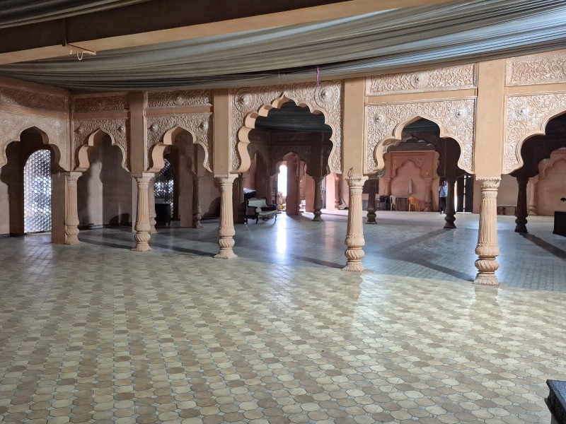 ROYAL PALACE (21)