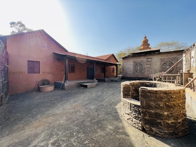 VILLAGE (1)
