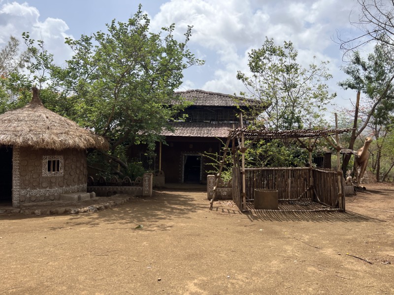 VILLAGE (10)