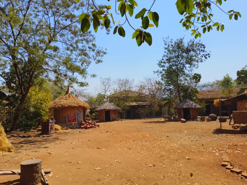 VILLAGE (12)