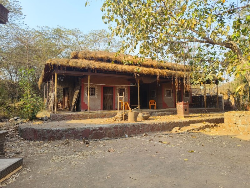 VILLAGE (2)