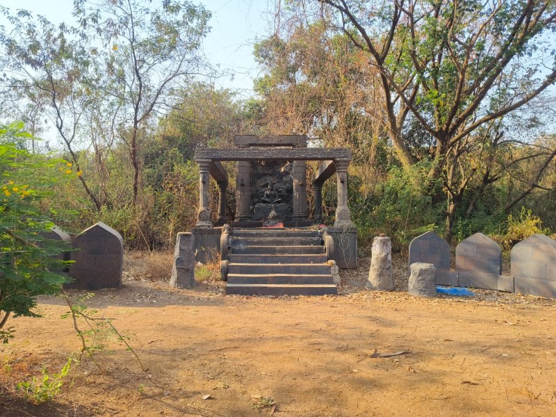 VILLAGE (3)