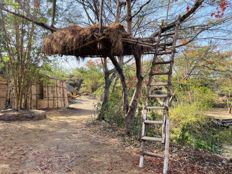 VILLAGE (6)