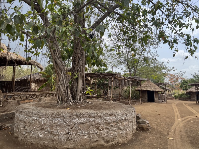 VILLAGE (7)