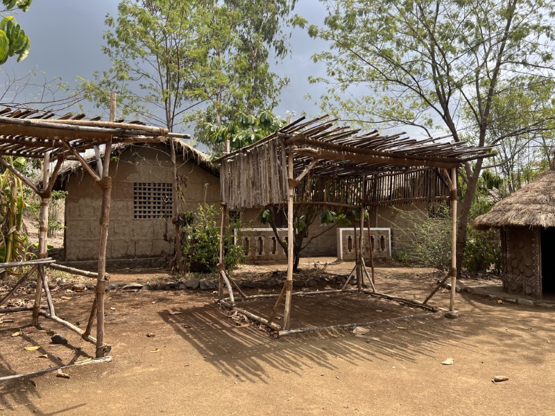 VILLAGE (8)